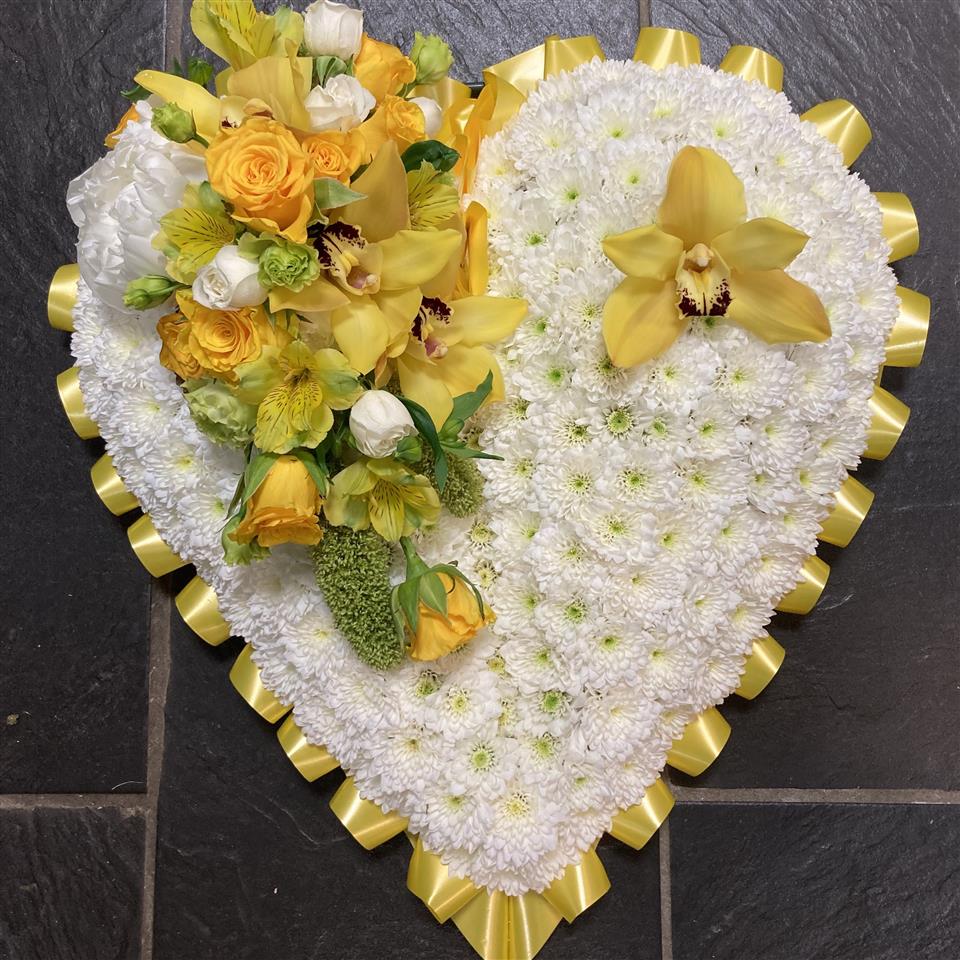 funeral flowers based heart camborne.